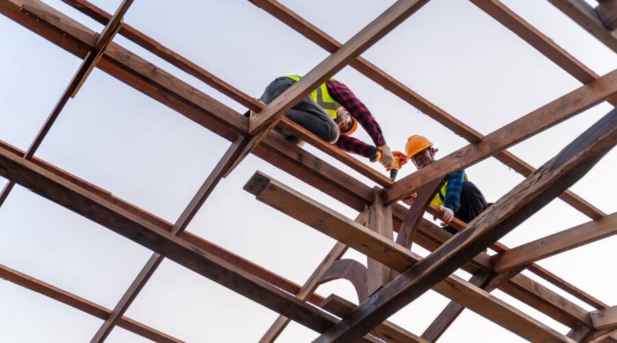 Professional gutter cleaning services in Kinmundy, IL